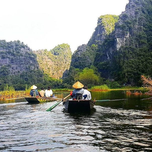 Một trong những trải nghiệm đầu tiên của chàng trai người Australia Marc Baybe trong lần khám phá Việt Nam chính là khu Tam Cốc ở tỉnh Ninh Bình. Ảnh BO